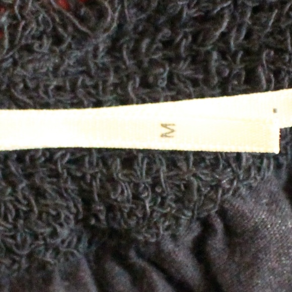 Max Studio, black sleevless shirt - Picture 10 of 10